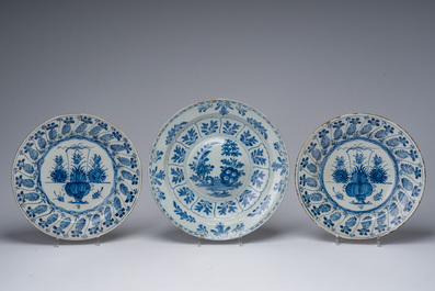 Collection vari&eacute;e en fa&iuml;ence de Delft polychrome et en bleu et blanc, la plupart 18&egrave;me si&egrave;cle