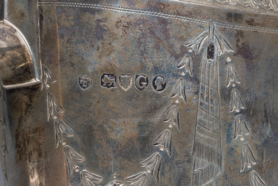 Service &agrave; caf&eacute; et &agrave; th&eacute; de quatre pi&egrave;ces en argent dans son coffret en bois d'origine, poin&ccedil;on de ma&icirc;tre Walter &amp; John Barnard, Londres, dat&eacute; 1882