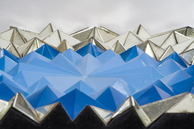 Olivier De Schrijver (1958): Miroir 'Fleur bleu', Ode's Design, &eacute;d. 3/6, dat&eacute; 2021