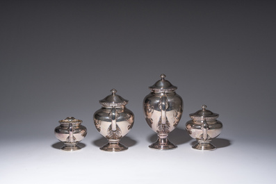 Service &agrave; caf&eacute; et &agrave; th&eacute; de cinq pi&egrave;ces en m&eacute;tal argent&eacute;, Wiskemann, Belgium, 20&egrave;me si&egrave;cle
