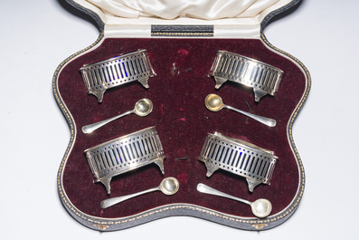 Collection vari&eacute;e d'objets de table en m&eacute;tal argent&eacute; et argent, origines diverses, 19&egrave;me/20&egrave;me si&egrave;cle