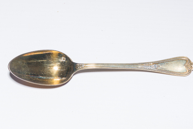 Collection vari&eacute;e d'objets de table en m&eacute;tal argent&eacute; et argent, origines diverses, 19&egrave;me/20&egrave;me si&egrave;cle