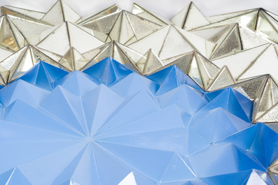 Olivier De Schrijver (1958): Miroir 'Fleur bleu', Ode's Design, &eacute;d. 3/6, dat&eacute; 2021