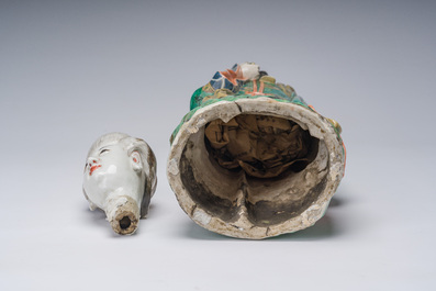 Importante figure d'une femme &agrave; l'enfant en porcelaine de Chine famille verte, 19&egrave;me si&egrave;cle