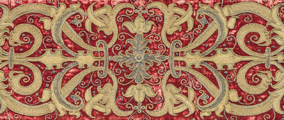 Deux panneaux brod&eacute;s &agrave; fil dor&eacute; sur velours rouge, 16&egrave;me/17&egrave;me si&egrave;cle