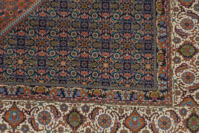 Tapis oriental de type Bidjar &agrave; d&eacute;cor floral, laine sur coton, 20&egrave;me si&egrave;cle