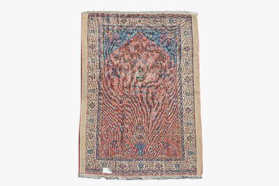 Tapis oriental de type Sarouk &agrave; d&eacute;cor floral, laine sur coton, milieu du 20&egrave;me si&egrave;cle