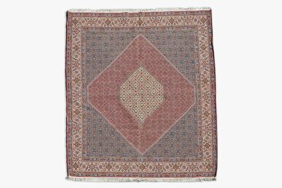 Tapis oriental de type Bidjar &agrave; d&eacute;cor floral, laine sur coton, 20&egrave;me si&egrave;cle