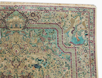 Tapis oriental de type Tabriz &agrave; d&eacute;cor de sc&egrave;nes anim&eacute;es, laine sur coton, 20&egrave;me si&egrave;cle