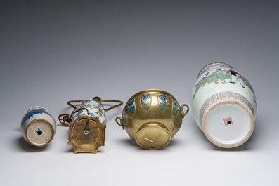Collection vari&eacute;e en porcelaine, &eacute;maux cloisonn&eacute;s et bronze, Chine, 19&egrave;me/20&egrave;me si&egrave;cle