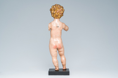 Un Christ enfant en bois sculpt&eacute; et polychrom&eacute;, Europe du Sud, probablement Andalou, 17&egrave;me si&egrave;ce