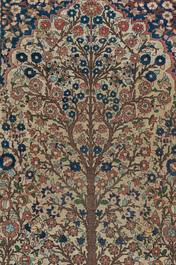 Tapis oriental de type Isphahan &agrave; d&eacute;cor d'arbre de vie, laine sur coton, premi&egrave;re moiti&eacute; du 20&egrave;me si&egrave;cle
