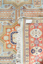 Tapis oriental de type Tabriz ou Ardabil (Ardebil) &agrave; d&eacute;cor g&eacute;om&eacute;trique, laine sur coton, 20&egrave;me si&egrave;cle