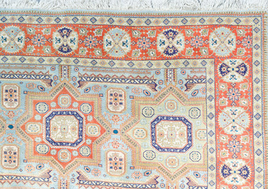Tapis oriental de type Tabriz ou Ardabil (Ardebil) &agrave; d&eacute;cor g&eacute;om&eacute;trique, laine sur coton, 20&egrave;me si&egrave;cle