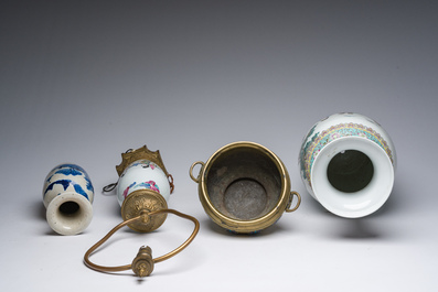 Collection vari&eacute;e en porcelaine, &eacute;maux cloisonn&eacute;s et bronze, Chine, 19&egrave;me/20&egrave;me si&egrave;cle