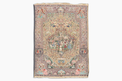 Tapis oriental de type Tabriz &agrave; d&eacute;cor de sc&egrave;nes anim&eacute;es, laine sur coton, 20&egrave;me si&egrave;cle