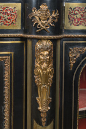 A French Historicism gilt bronze mounted tortoiseshell and brass marquetry ebonised wooden Boulle three-door credenza, 19th C.