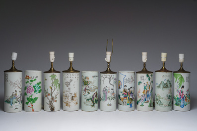 Dix-sept porte-chapeaux en porcelaine de Chine famille rose et qianjiang cai, dont quatorze mont&eacute;s en lampe, 19&egrave;me/20&egrave;me si&egrave;cle