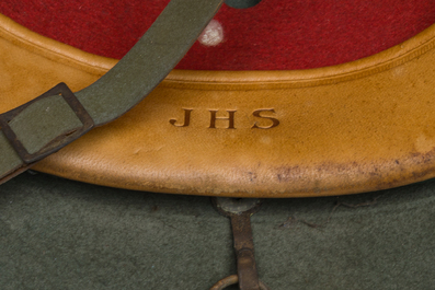 Deux affiches sur la campagne militaire en Abyssinie et un chapeau tropical allemand avec des symboles nazis, 20&egrave;me si&egrave;cle