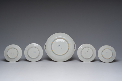 Service &agrave; caf&eacute; de 23 pi&egrave;ces en porcelaine polychrome &agrave; d&eacute;cor d'Europe et le taureau et de muses, 19&egrave;me si&egrave;cle