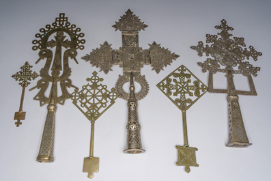 Six croix processionnelles ajour&eacute;es coptes orthodoxes, Gondar, &Eacute;thiopie, 19&egrave;me/20&egrave;me si&egrave;cle