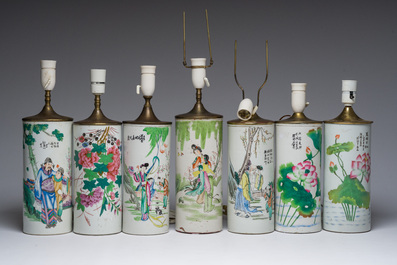 Dix-sept porte-chapeaux en porcelaine de Chine famille rose et qianjiang cai, dont quatorze mont&eacute;s en lampe, 19&egrave;me/20&egrave;me si&egrave;cle