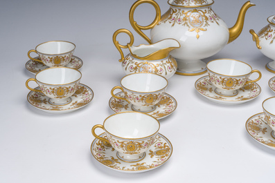 Service &agrave; caf&eacute; de 23 pi&egrave;ces richement dor&eacute; et &agrave; d&eacute;cor floral, Jean Pouyat, France, Limoges, 20&egrave;me si&egrave;cle