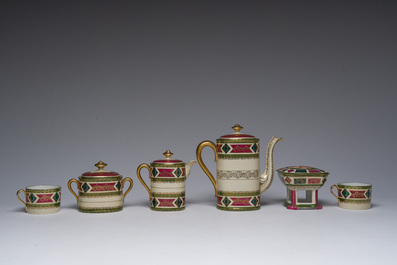 Service &agrave; caf&eacute; de 23 pi&egrave;ces en porcelaine polychrome &agrave; d&eacute;cor d'Europe et le taureau et de muses, 19&egrave;me si&egrave;cle