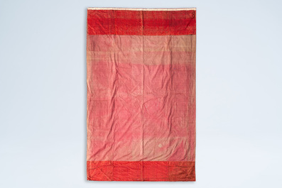 Broderie verticale en soie &agrave; d&eacute;cor de figures des Trois &Eacute;toiles, Chine, 19&egrave;me si&egrave;cle