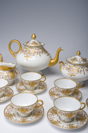 Service &agrave; caf&eacute; de 23 pi&egrave;ces richement dor&eacute; et &agrave; d&eacute;cor floral, Jean Pouyat, France, Limoges, 20&egrave;me si&egrave;cle