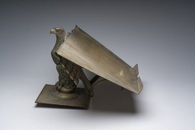 Grande collection de souvenirs nazis, notamment un pupitre, des insignes, etc. 20&egrave;me si&egrave;cle