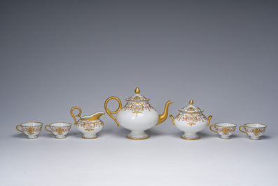 Service &agrave; caf&eacute; de 23 pi&egrave;ces richement dor&eacute; et &agrave; d&eacute;cor floral, Jean Pouyat, France, Limoges, 20&egrave;me si&egrave;cle