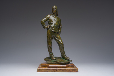 Constantin Emile Meunier (1831-1905): 'Le d&eacute;bardeur', bronze &agrave; patine verte sur un socle en marbre