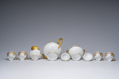 Service &agrave; caf&eacute; de 23 pi&egrave;ces richement dor&eacute; et &agrave; d&eacute;cor floral, Jean Pouyat, France, Limoges, 20&egrave;me si&egrave;cle