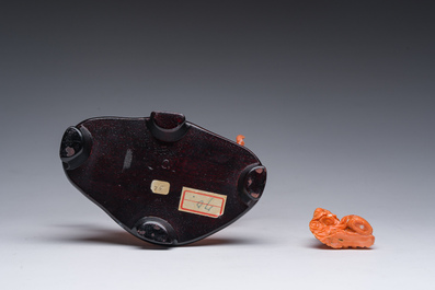 Deux sculptures en corail rouge, Chine, 19&egrave;me/20&egrave;me si&egrave;cle