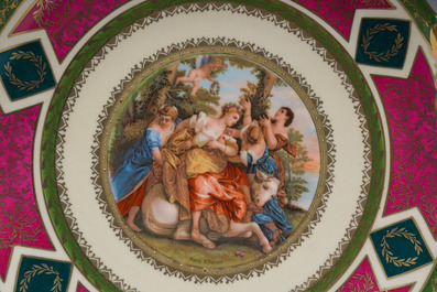 Service &agrave; caf&eacute; de 23 pi&egrave;ces en porcelaine polychrome &agrave; d&eacute;cor d'Europe et le taureau et de muses, 19&egrave;me si&egrave;cle