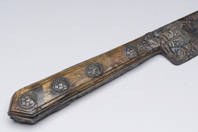 Poignard avec un manche en corne, probablement G&ecirc;nes, 16&egrave;me/17&egrave;me si&egrave;cle