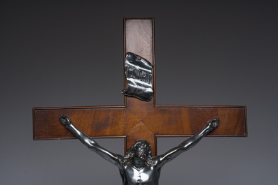Corpus Christi argent avec une croix en bois, 18&egrave;me si&egrave;cle