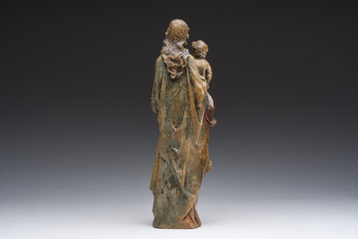 Vierge &agrave; l'Enfant sur un croissant de lune en ch&ecirc;ne polychrome, Flandres, 19&egrave;me si&egrave;cle