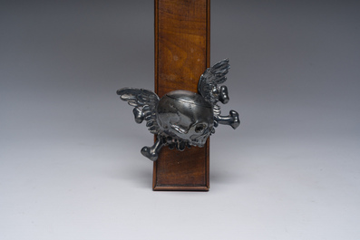 Corpus Christi argent avec une croix en bois, 18&egrave;me si&egrave;cle