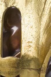 Impressionnante garniture de chemin&eacute;e en trois pi&egrave;ces en bronze dor&eacute; et patin&eacute; &agrave; d&eacute;cor de bacchante et bacchantes, France, 19&egrave;me si&egrave;cle