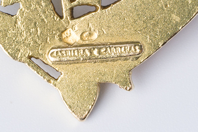 Pendentif en or partiellement &eacute;maill&eacute; repr&eacute;sentant une dame de style Art Nouveau, Carrera y Carrera, Espagne, 20&egrave;me si&egrave;cle