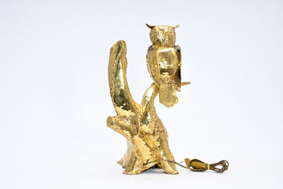 Henri Fernandez (1946): Lampe de table en forme de chouette sur branche pour l'atelier Jacques Duval-Brasseur, am&eacute;thyste et cuivre dor&eacute;