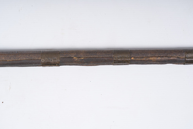 Deux mousquets incrust&eacute;s d'os ou Moukahla (moukalla), Syrie, 19&egrave;me si&egrave;cle