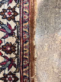 An important Persian Isfahan rug with floral design, wool on cotton, early 20th C.