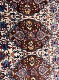 An important Persian Isfahan rug with floral design, wool on cotton, early 20th C.