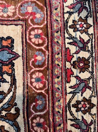 An important Persian Isfahan rug with floral design, wool on cotton, early 20th C.