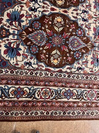 An important Persian Isfahan rug with floral design, wool on cotton, early 20th C.