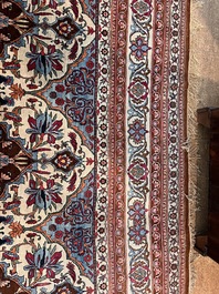 An important Persian Isfahan rug with floral design, wool on cotton, early 20th C.