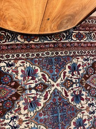 An important Persian Isfahan rug with floral design, wool on cotton, early 20th C.